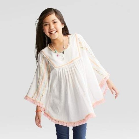 New CAT & JACK Boho White Fringe Poncho Top NWOT - Picture 2 of 8